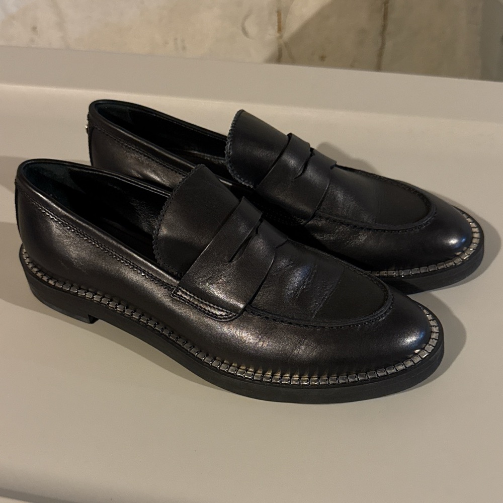 NWT Attilio Giusti Leombruni (AGL) Women’s Black Leather Penny Loafers